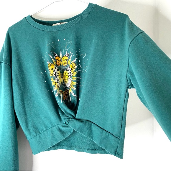 Green Butterfly Graphic Knotted Crop Sweatshirt - Picture 2 of 8